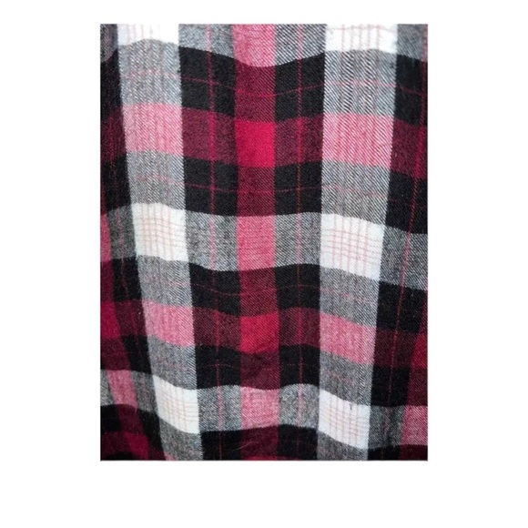 TORRID Premium Brand Super Soft Flannel in Red/Black/White Plaid Shirt Size 3X - Picture 6 of 7